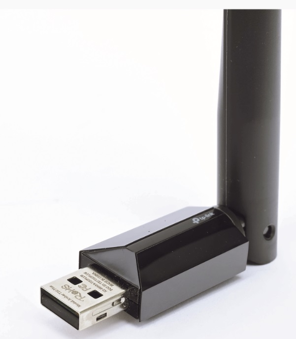 TP-Link ARCHER-T2U-PLUS / Adaptador de Red USB | 2405 - Adaptador de Red USB inalámbrico doble banda AC 600 Mbps, Doble Banda Inalámbrica: 2.4 GHz y 5 GHz, Wi-Fi Alta velocidad: 256QAM incrementa el ancho de banda de 2.4 GHz de 150 Mbps a 200 Mbps