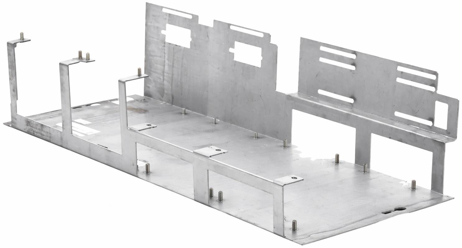 Chasis de Montaje / Notifier CHS-M3 | 2604 - Notifier CHS-M3 es un chasis de montaje metálico diseñado para fijar la unidad central de procesamiento y módulos de control en gabinetes de la serie CAB-4, su función es proporcionar el soporte estructural