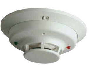 Detector de Humo / System Sensor C4WBA | 2602 - System Sensor C4WBA es un detector fotoeléctrico de humo de la serie i3, diseñado para aplicaciones convencionales con conexión de 4 hilos. Este dispositivo incluye base y ofrece facilidad de instalación