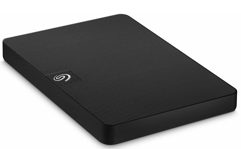 Disco Externo  2TB - Seagate Expansión STKM2000400 / USB 3.0 | 2304 - Disco Externo Portátil, Capacidad: 2TB, Compatibilidad con Sistemas Windows y macOS, Puerto USB 3.0, Cable USB 3.0 de 457 mm, Dimensiones: 117 x 80 x 15 mm, Peso 170gr 