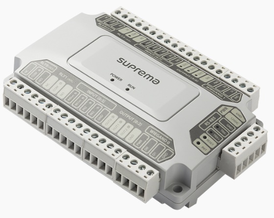Módulo de Control de Puertas / Suprema DM-20 | 2604 – Suprema DM-20 es un módulo de extensión diseñado para el control centralizado de hasta 4 puertas, integra procesador Cortex M3 de 72 MHz, 128KB de memoria Flash y 20KB SRAM, soporta 2 interfaces