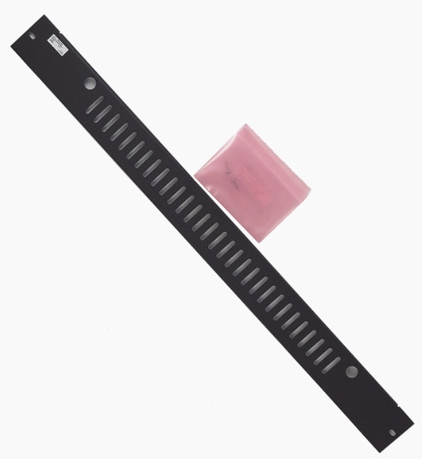Placa de Ventilación / Notifier VP-2B | 2604 - Notifier VP-2B es una placa de vestíbulo perforada diseñada para permitir la disipación de calor en gabinetes de la serie CAB-4, su función es facilitar el flujo de aire hacia los componentes internos
