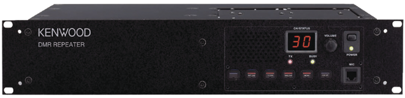 Repetidor Digital UHF 406–470 MHz / Kenwood TKR-D810-K2 | 2512 – Repetidor digital UHF diseñado para aplicaciones profesionales de radiocomunicación. Opera en el rango de 406–470 MHz, 30 canales con espaciado de 12.5 kHz digital y 25/12.5 kHz analógico